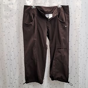 Nike womens cargo capri pants size L (12-14) brown